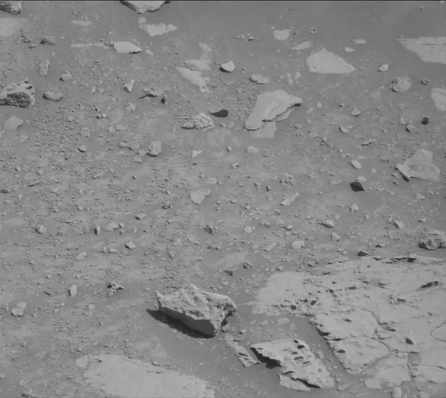 Sol 3923: Mast Camera (Mastcam)