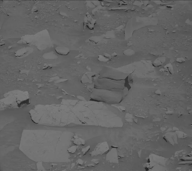 Sol 3924: Mast Camera (Mastcam)