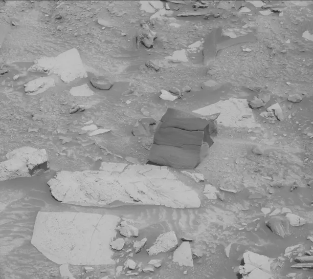 Sol 3924: Mast Camera (Mastcam)