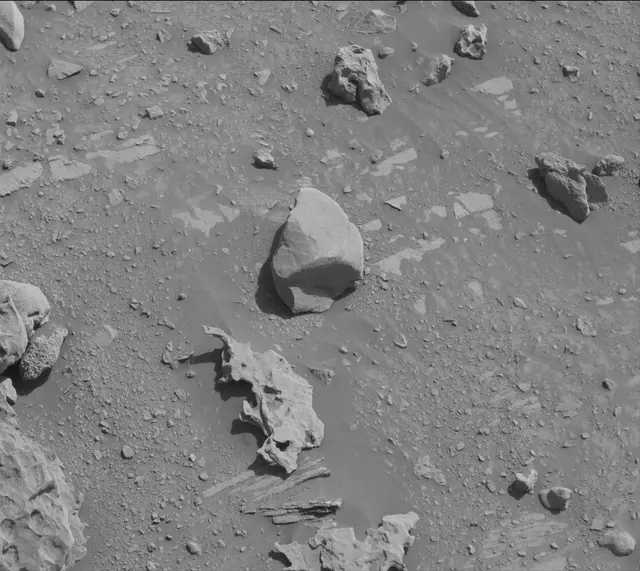 Sol 3924: Mast Camera (Mastcam)