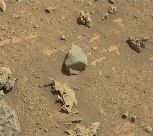 Sol 3924: Mast Camera (Mastcam)