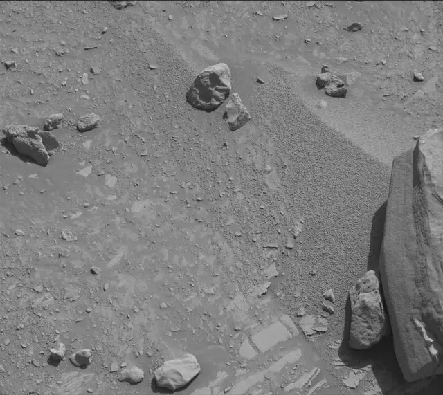 Sol 3924: Mast Camera (Mastcam)