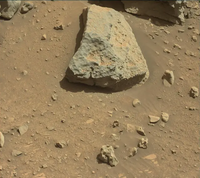 Sol 3924: Mast Camera (Mastcam)