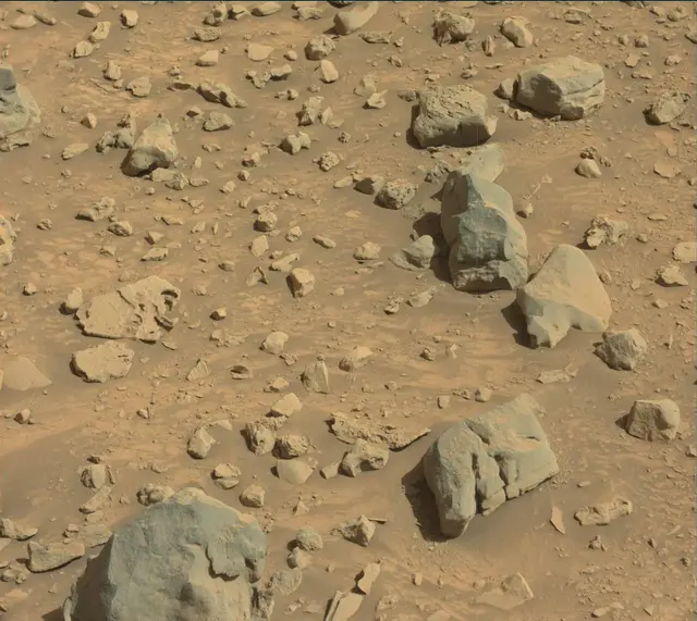 Sol 3924: Mast Camera (Mastcam)