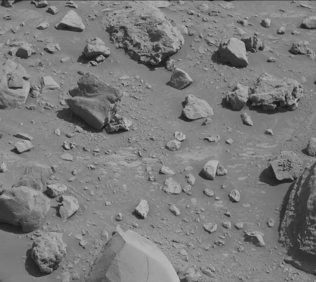 Sol 3924: Mast Camera (Mastcam)