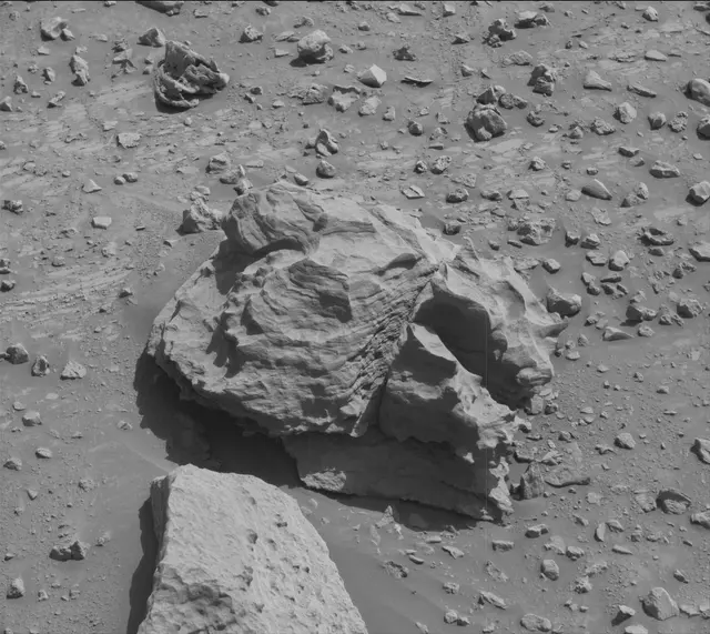 Sol 3924: Mast Camera (Mastcam)