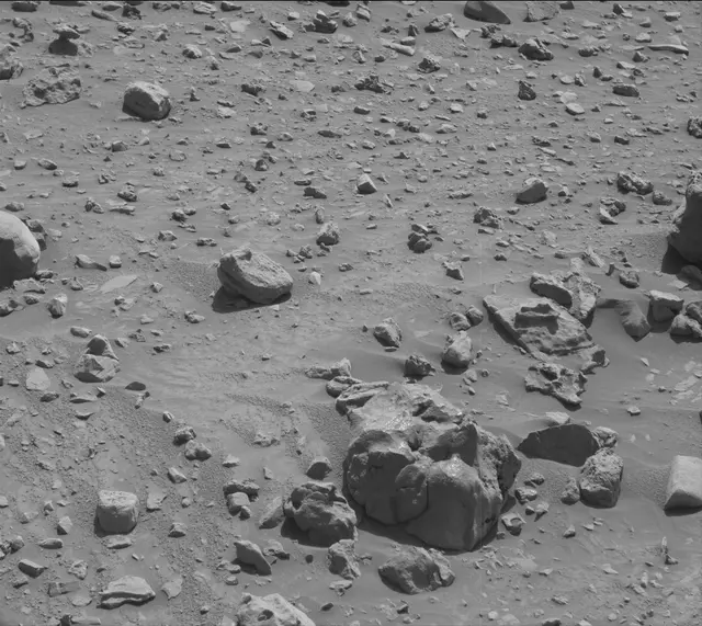 Sol 3924: Mast Camera (Mastcam)