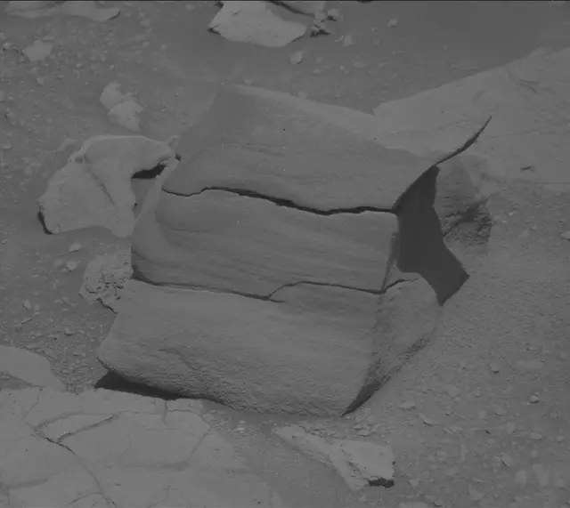 Sol 3924: Mast Camera (Mastcam)