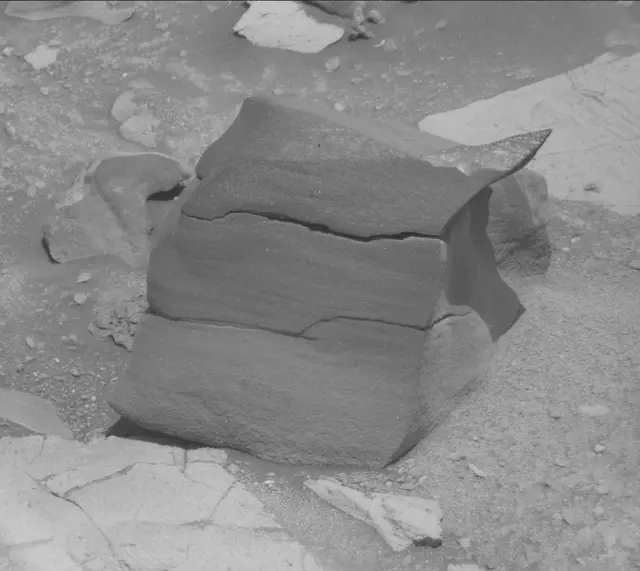 Sol 3924: Mast Camera (Mastcam)