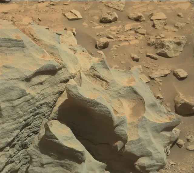 Sol 3926: Mast Camera (Mastcam)