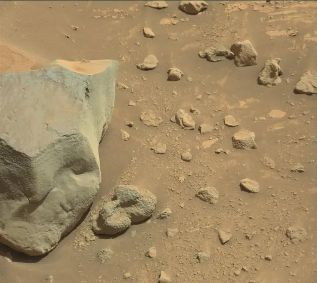 Sol 3926: Mast Camera (Mastcam)