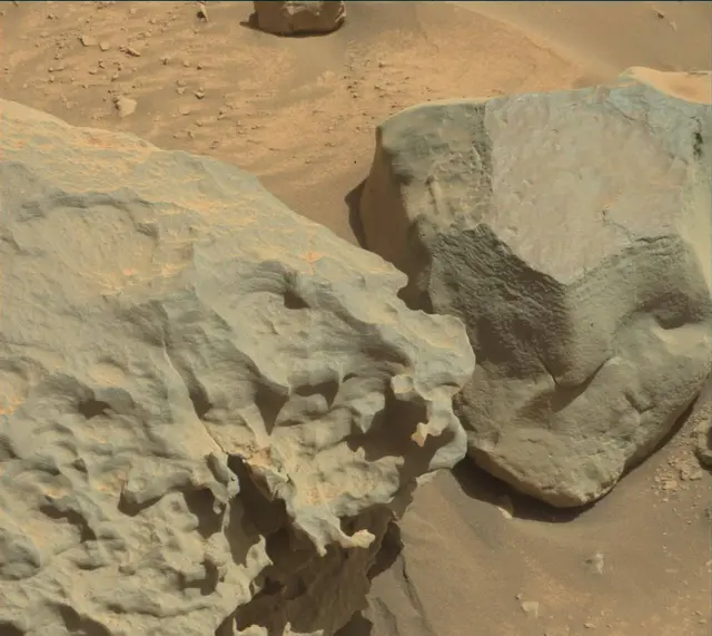 Sol 3926: Mast Camera (Mastcam)