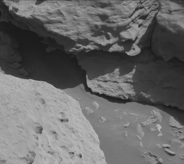 Sol 3926: Mast Camera (Mastcam)