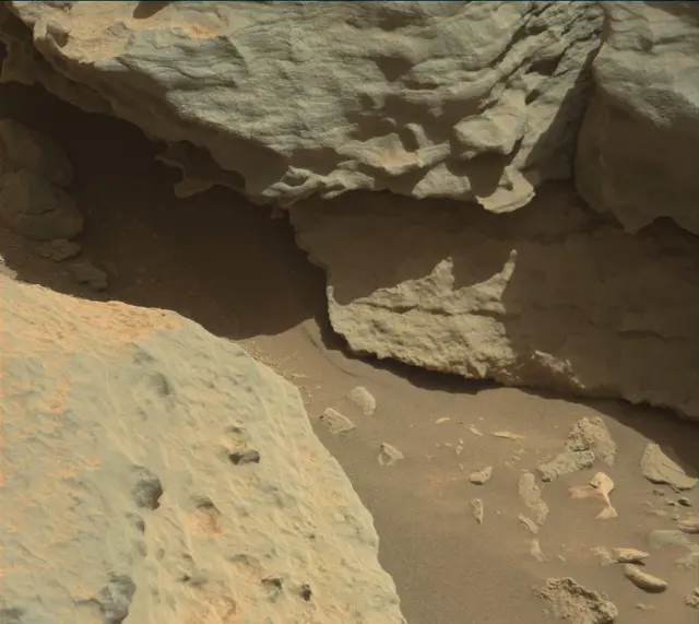 Sol 3926: Mast Camera (Mastcam)