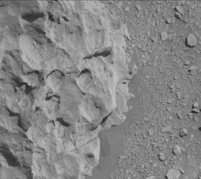 Sol 3926: Mast Camera (Mastcam)