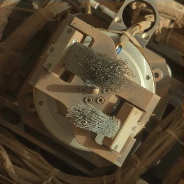 Sol 3926: Mast Camera (Mastcam)