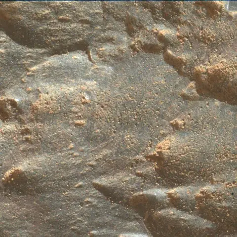 Sol 3926: Mars Hand Lens Imager (MAHLI)