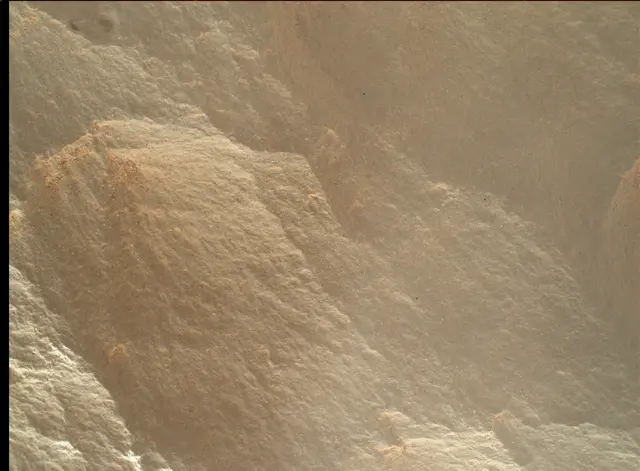 Sol 3926: Mars Hand Lens Imager (MAHLI)