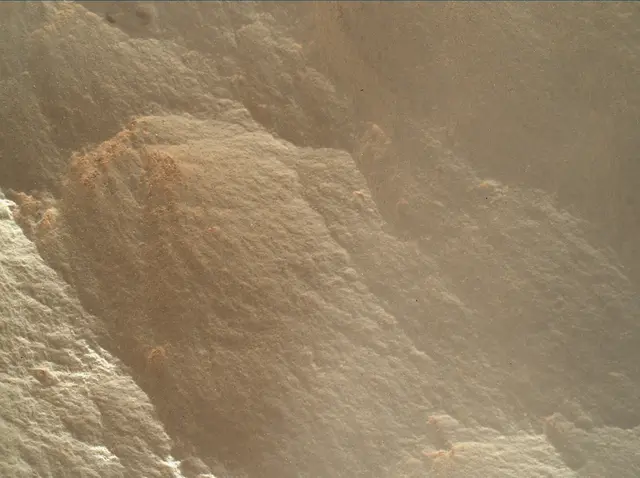 Sol 3926: Mars Hand Lens Imager (MAHLI)