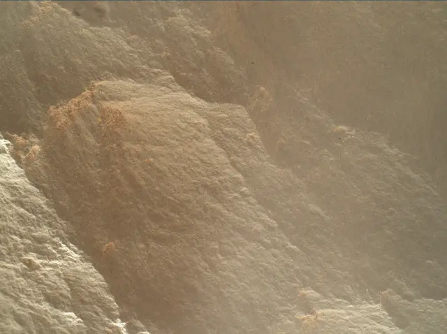 Sol 3926: Mars Hand Lens Imager (MAHLI)