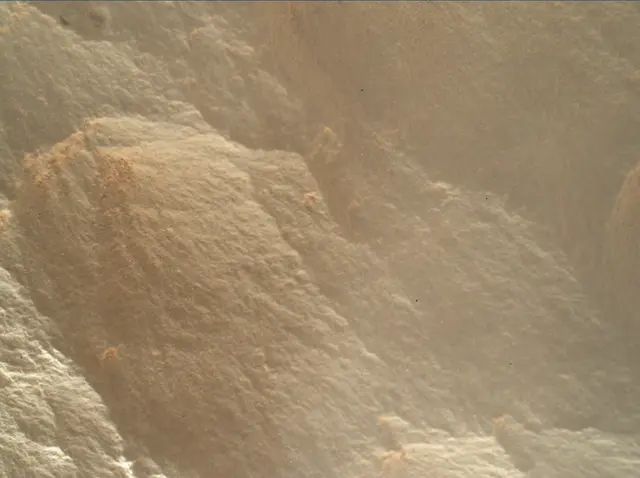Sol 3926: Mars Hand Lens Imager (MAHLI)