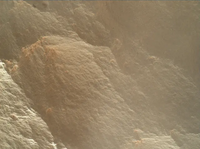 Sol 3926: Mars Hand Lens Imager (MAHLI)
