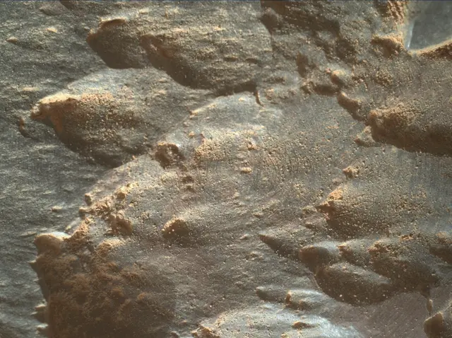 Sol 3926: Mars Hand Lens Imager (MAHLI)