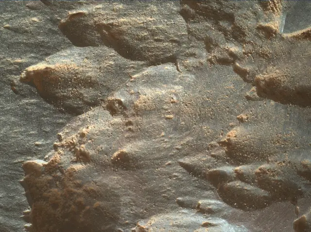 Sol 3926: Mars Hand Lens Imager (MAHLI)
