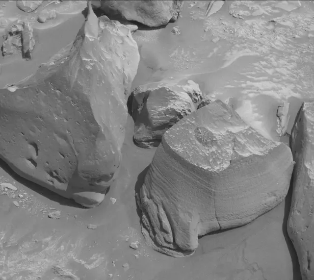 Sol 3927: Mast Camera (Mastcam)