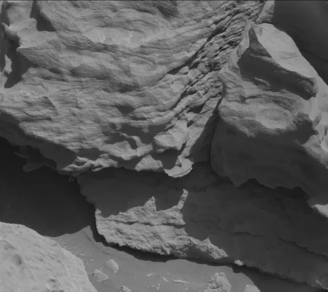 Sol 3927: Mast Camera (Mastcam)