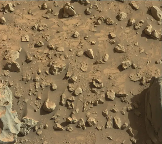 Sol 3928: Mast Camera (Mastcam)