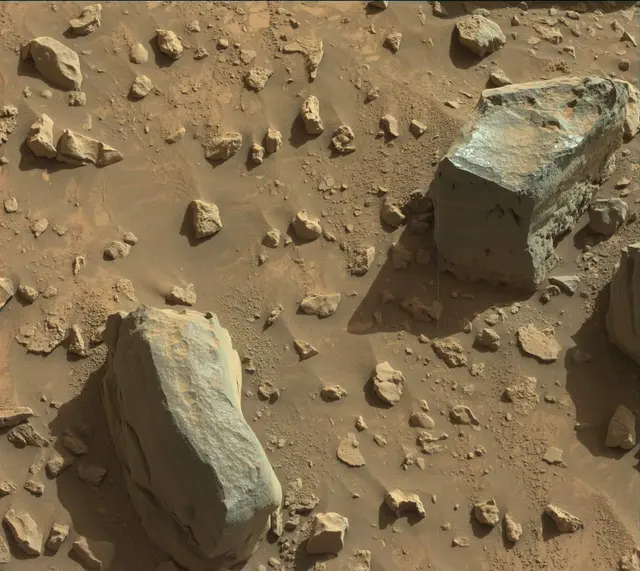 Sol 3928: Mast Camera (Mastcam)