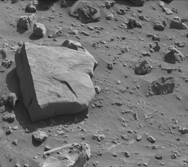Sol 3928: Mast Camera (Mastcam)
