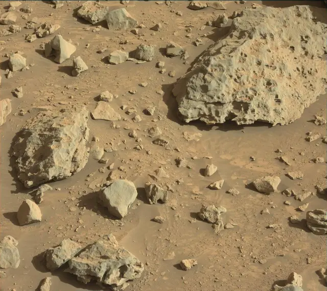 Sol 3928: Mast Camera (Mastcam)