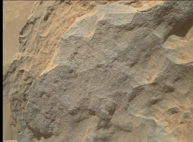Sol 3928: Mars Hand Lens Imager (MAHLI)