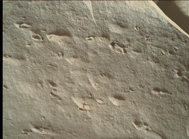 Sol 3928: Mars Hand Lens Imager (MAHLI)
