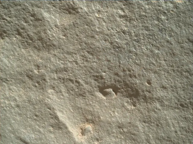 Sol 3928: Mars Hand Lens Imager (MAHLI)