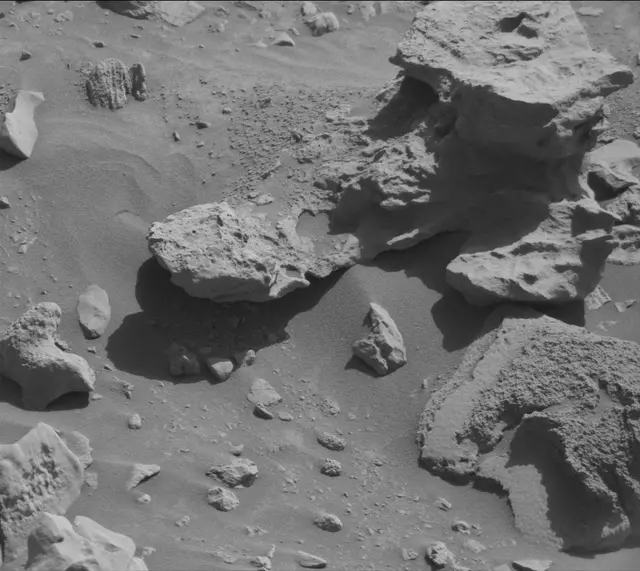 Sol 3930: Mast Camera (Mastcam)