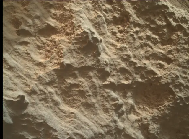 Sol 3930: Mars Hand Lens Imager (MAHLI)