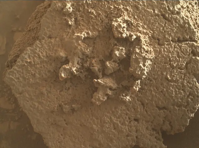 Sol 3930: Mars Hand Lens Imager (MAHLI)