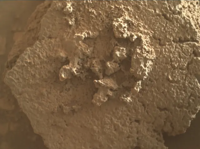 Sol 3930: Mars Hand Lens Imager (MAHLI)