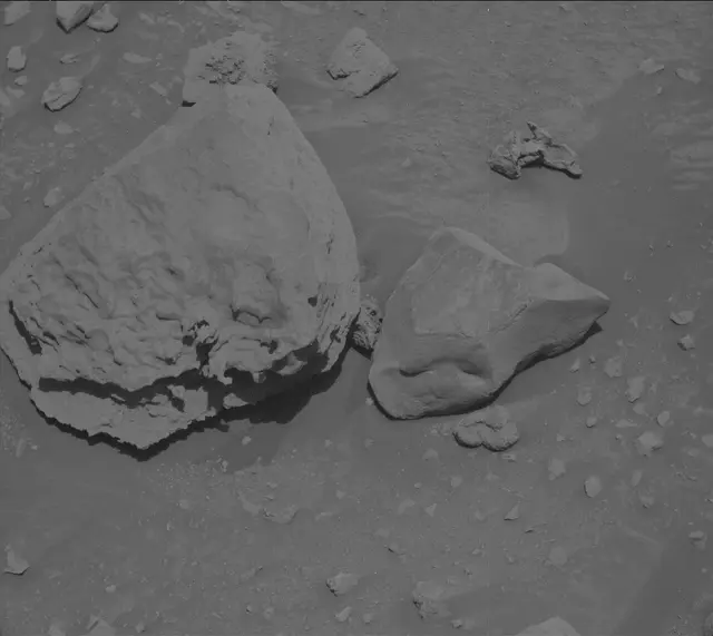 Sol 3931: Mast Camera (Mastcam)