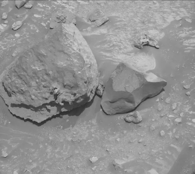 Sol 3931: Mast Camera (Mastcam)