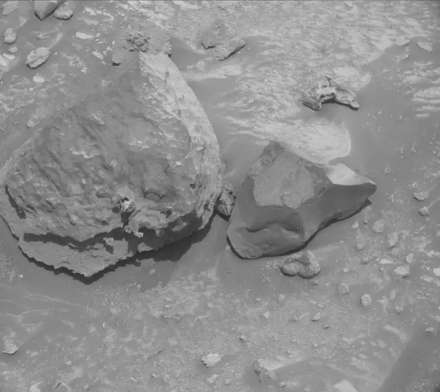 Sol 3931: Mast Camera (Mastcam)