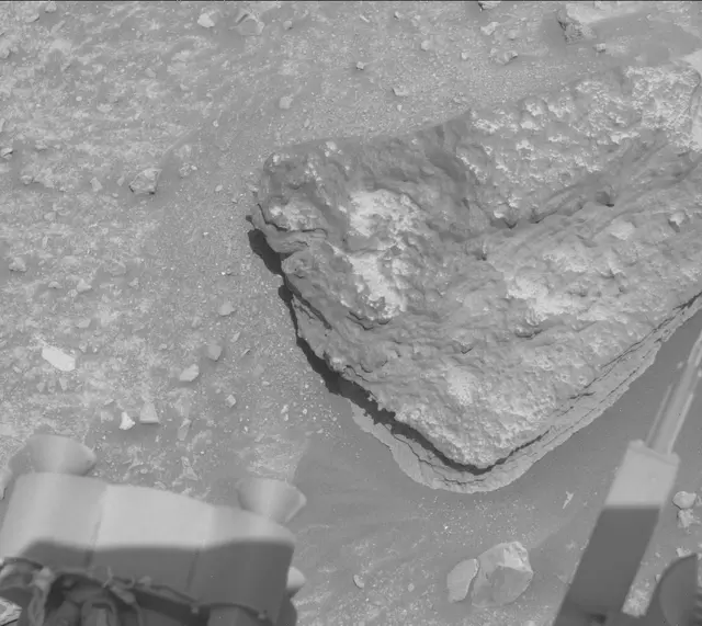 Sol 3931: Mast Camera (Mastcam)