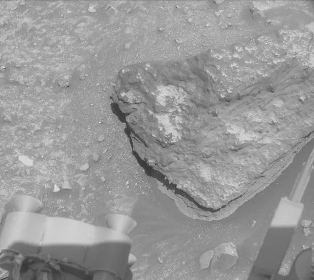 Sol 3931: Mast Camera (Mastcam)