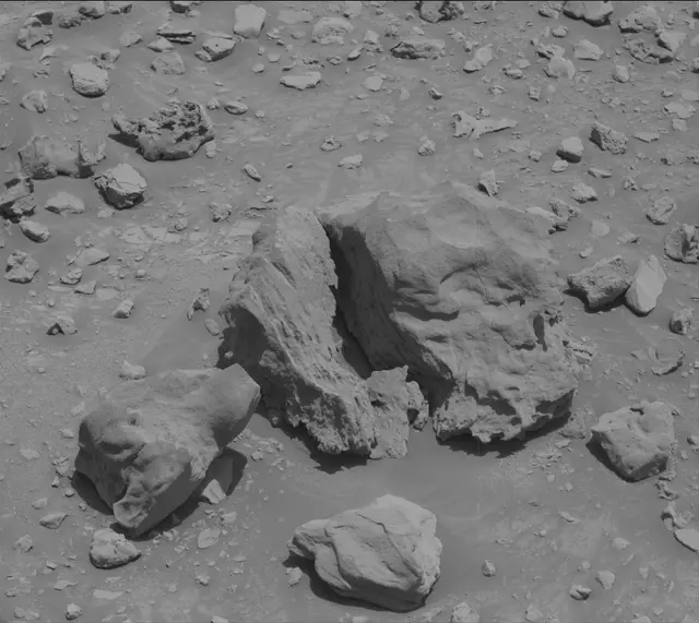 Sol 3931: Mast Camera (Mastcam)