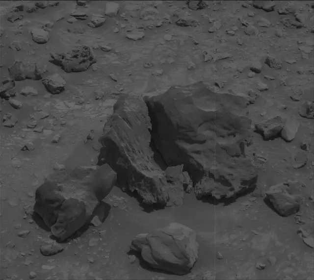 Sol 3931: Mast Camera (Mastcam)
