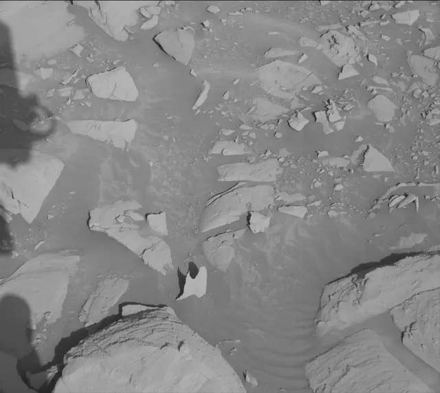 Sol 3931: Mast Camera (Mastcam)
