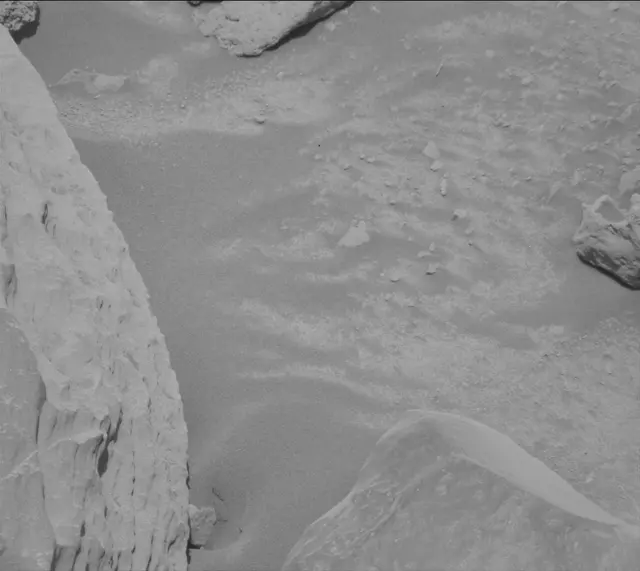 Sol 3931: Mast Camera (Mastcam)